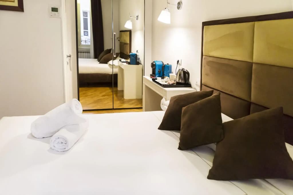 Lahouse Luxury Accommodation - photo 15