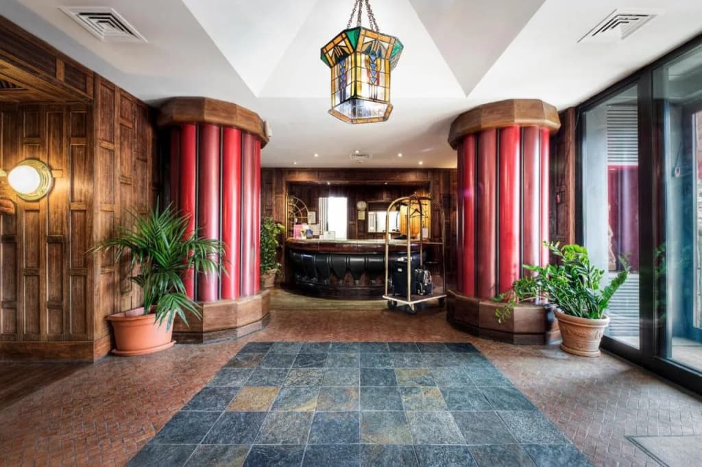 Colony Hotel - photo 2