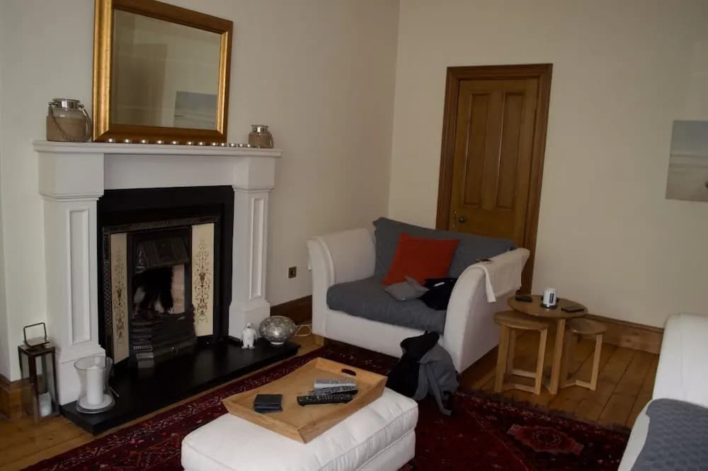South Edinburgh 3 Bedroom Apartment With Garden - photo 4