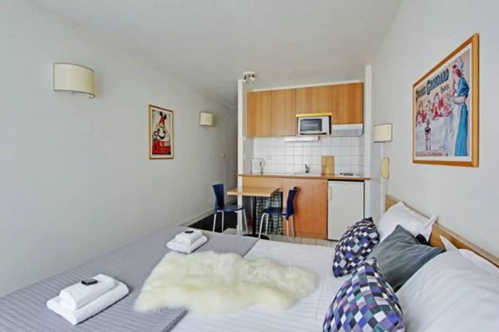 Les Lilas Serviced Apartments - photo 4