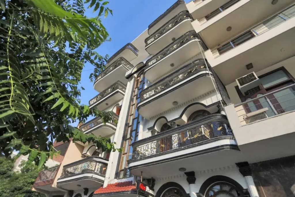 Hotel OM Plaza - photo 1