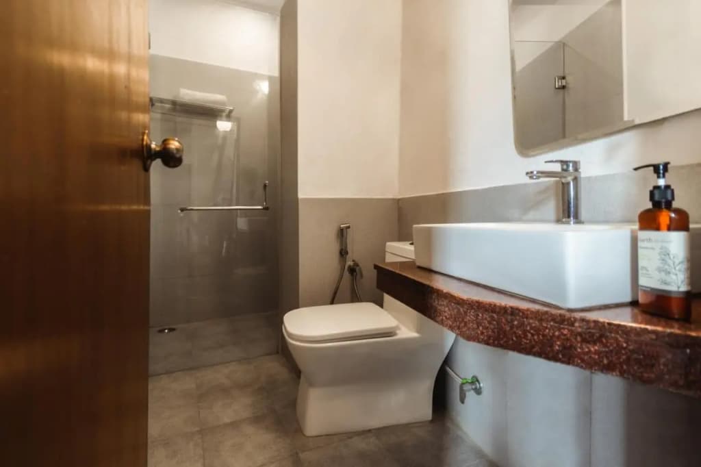 Minimalist Poshtel & Suites - photo 17