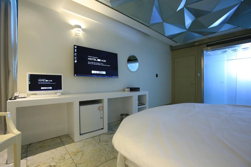The Ace Hotel - photo 4