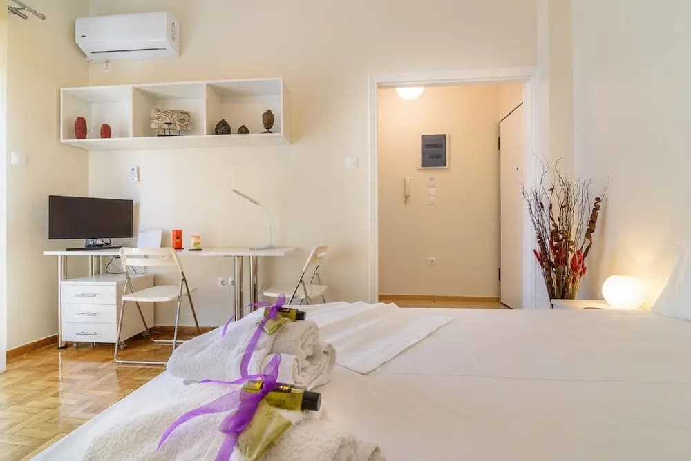 Charmy Petit 1 Bedroom Flat in Athens - photo 5