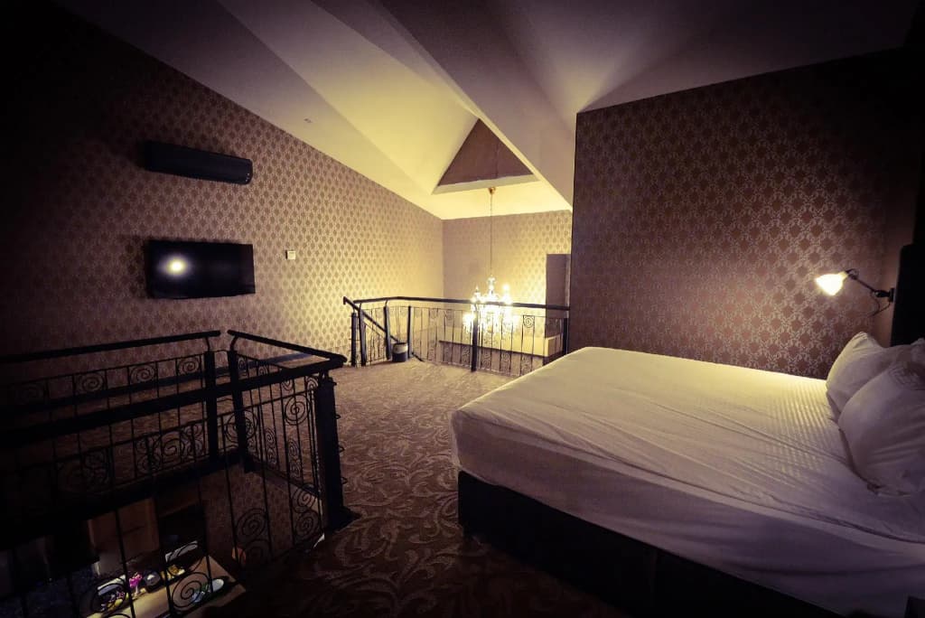 1969 Business Suites - photo 6
