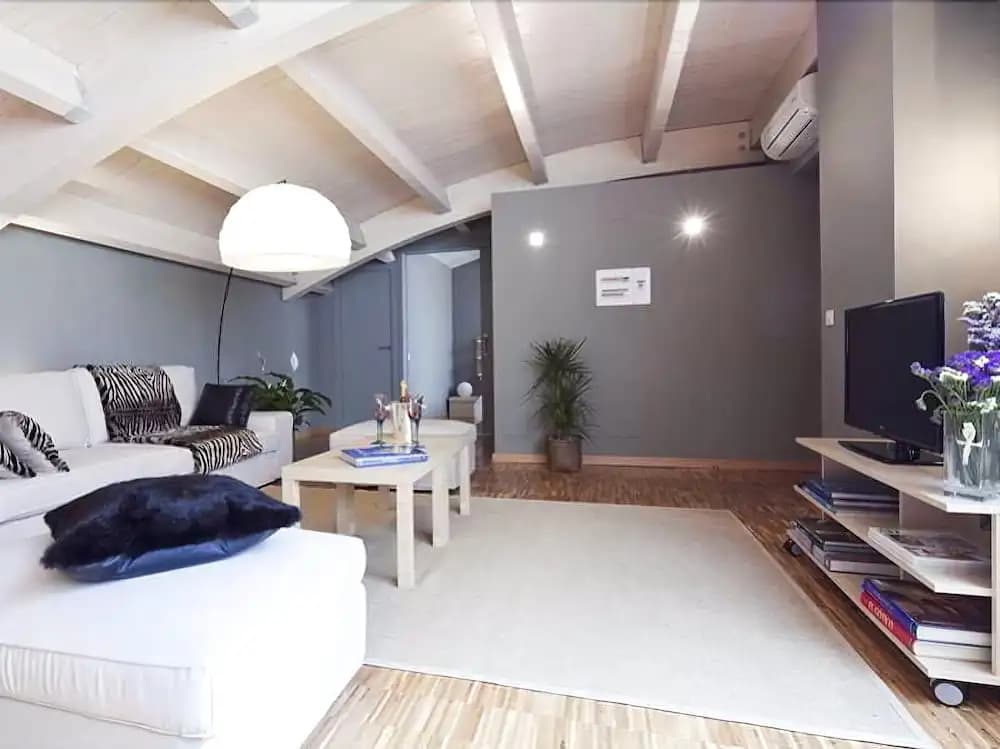 Executive Attic 3 - photo 2
