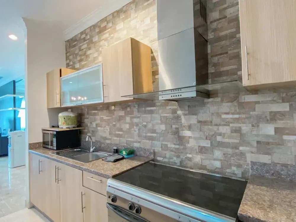 Spacious And Modern Look 3Br Bellezza Apartment - photo 14