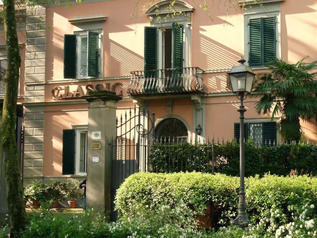 Classic Hotel - photo 1