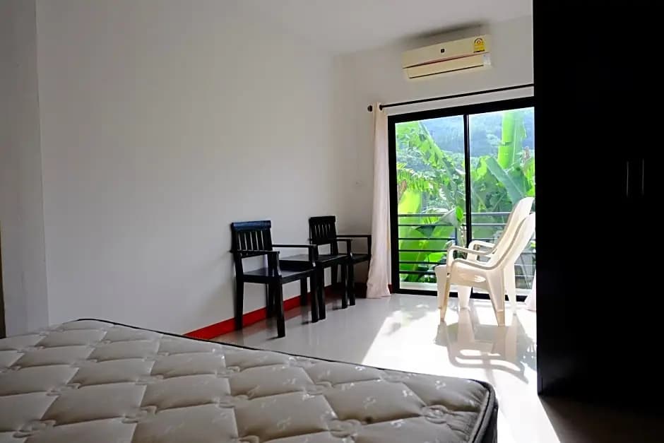 Naiharn Paradise Boutique - photo 4