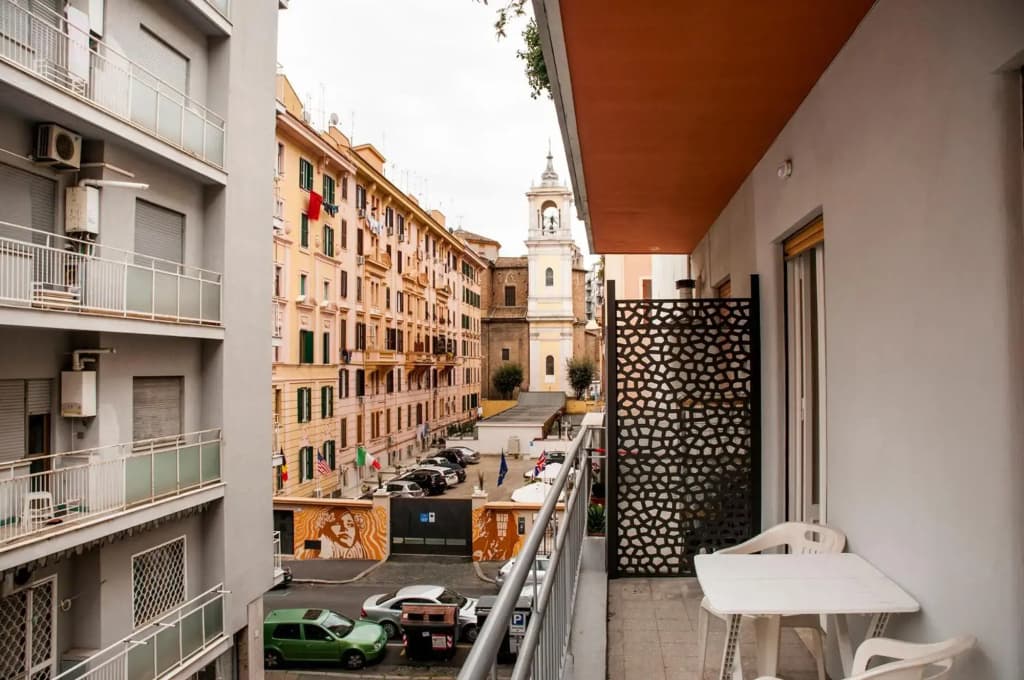 Vatican Museums Roomy Apartment - photo 29