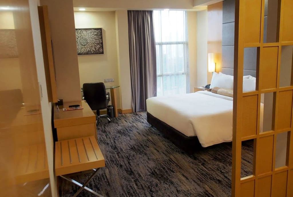 The Waterfront Hotel - photo 6