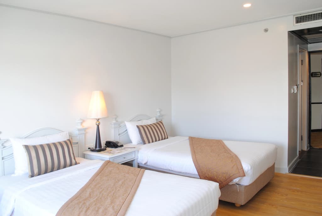 CH Hotel - photo 6
