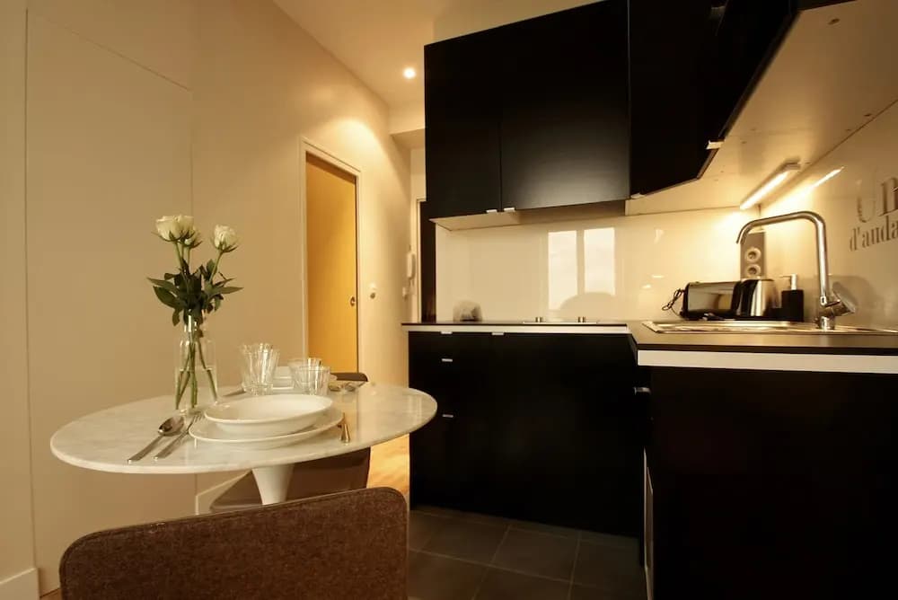 102201 - A charming setting for 4 people in Montorgueil - photo 1