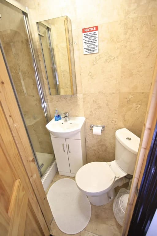 Beaconsfield Hotel - photo 8
