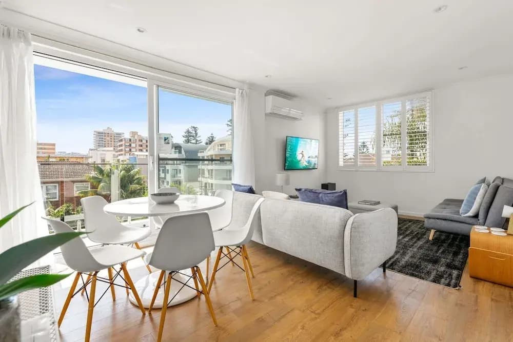 Coastal 2-bed Apartment Steps From Manly Beach - photo 7