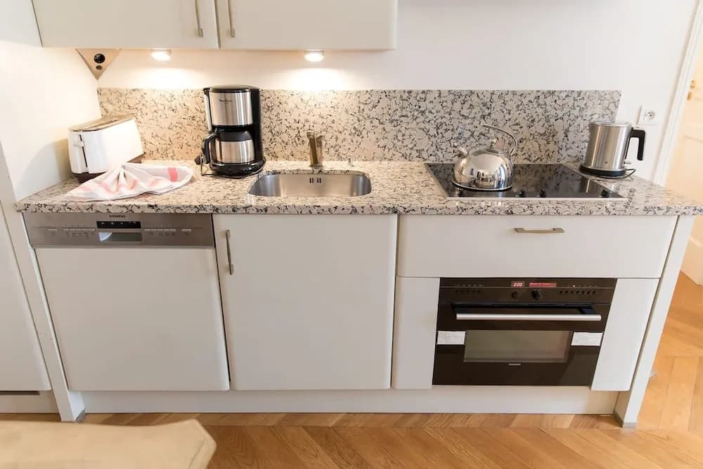 Monceau Chic I Charming 1 Bed Apt in the 8th - photo 12