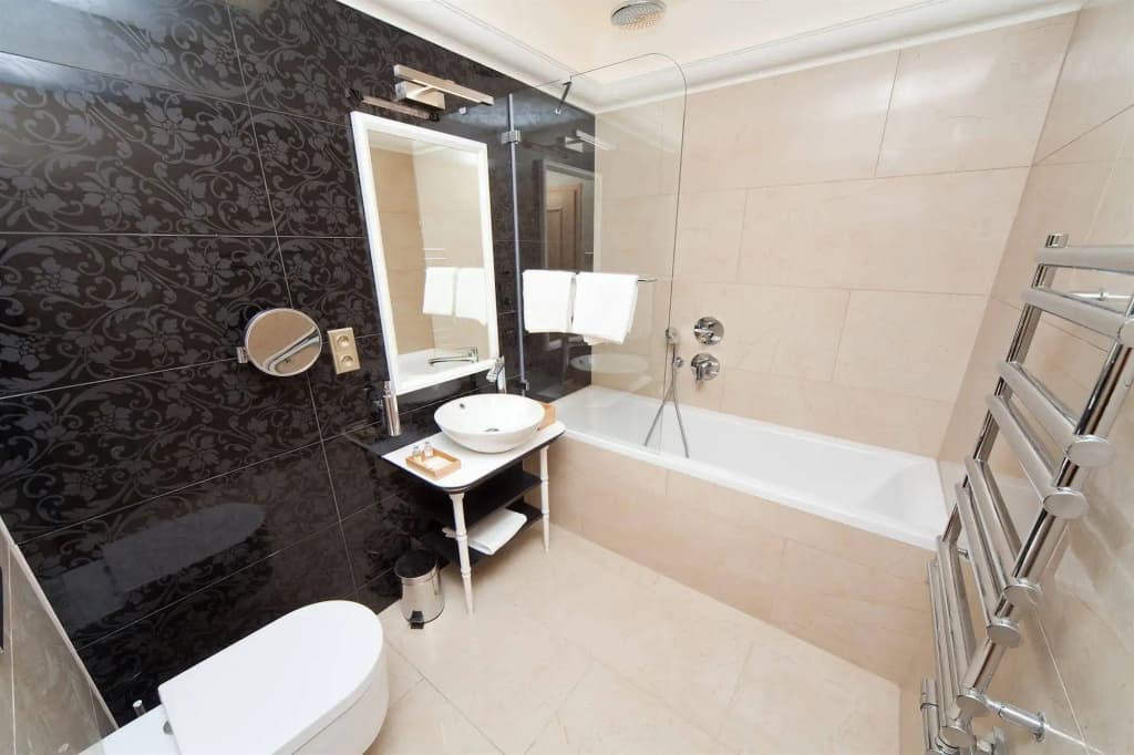 Merchant's Avenue Hotel - photo 9