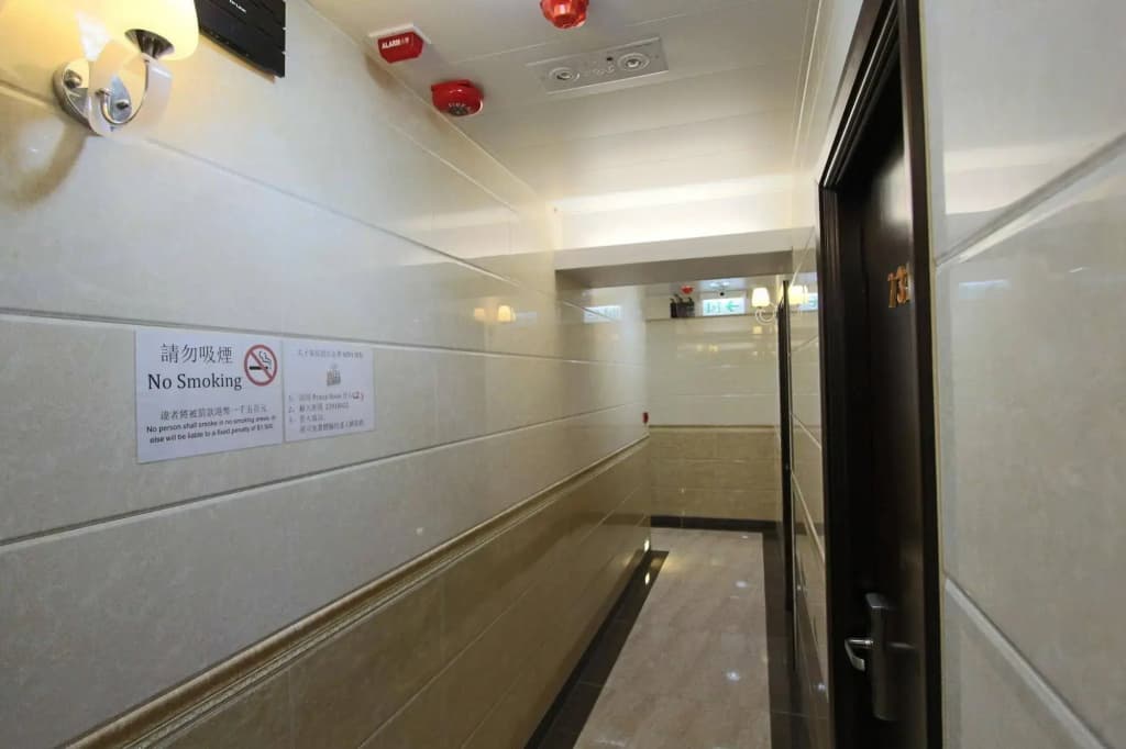 Prince Hotel - photo 11