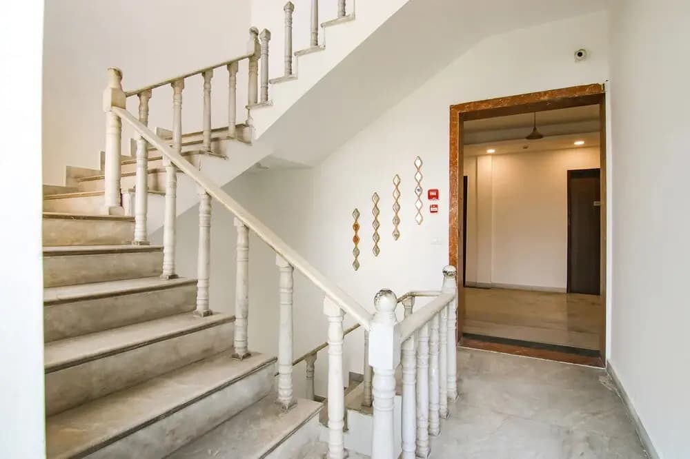 FabHotel Signature Luxe Inn - photo 12
