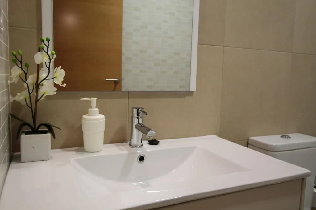 Hostal Orleans - photo 9
