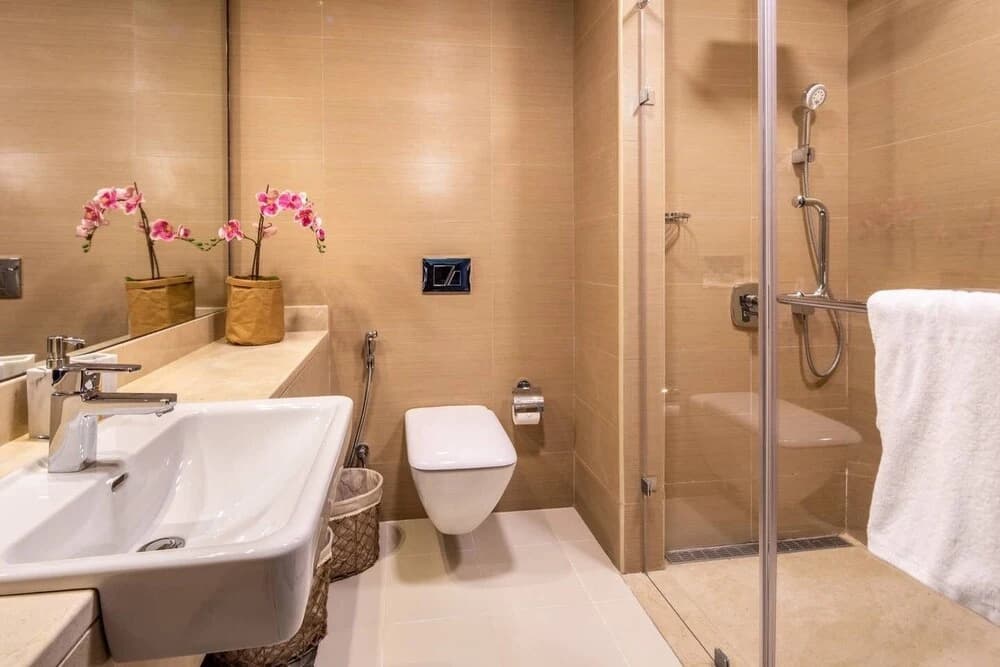 Modern & Classy 1BR Overlooking Marina! - photo 8