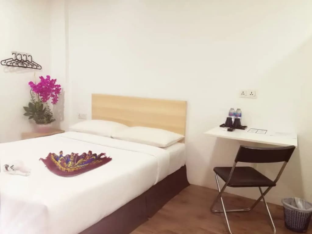N City Hotel - photo 6