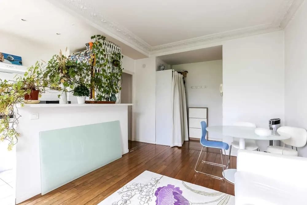 Spacious & Bright Apartment for 2 in Faidherbe/nation - photo 3