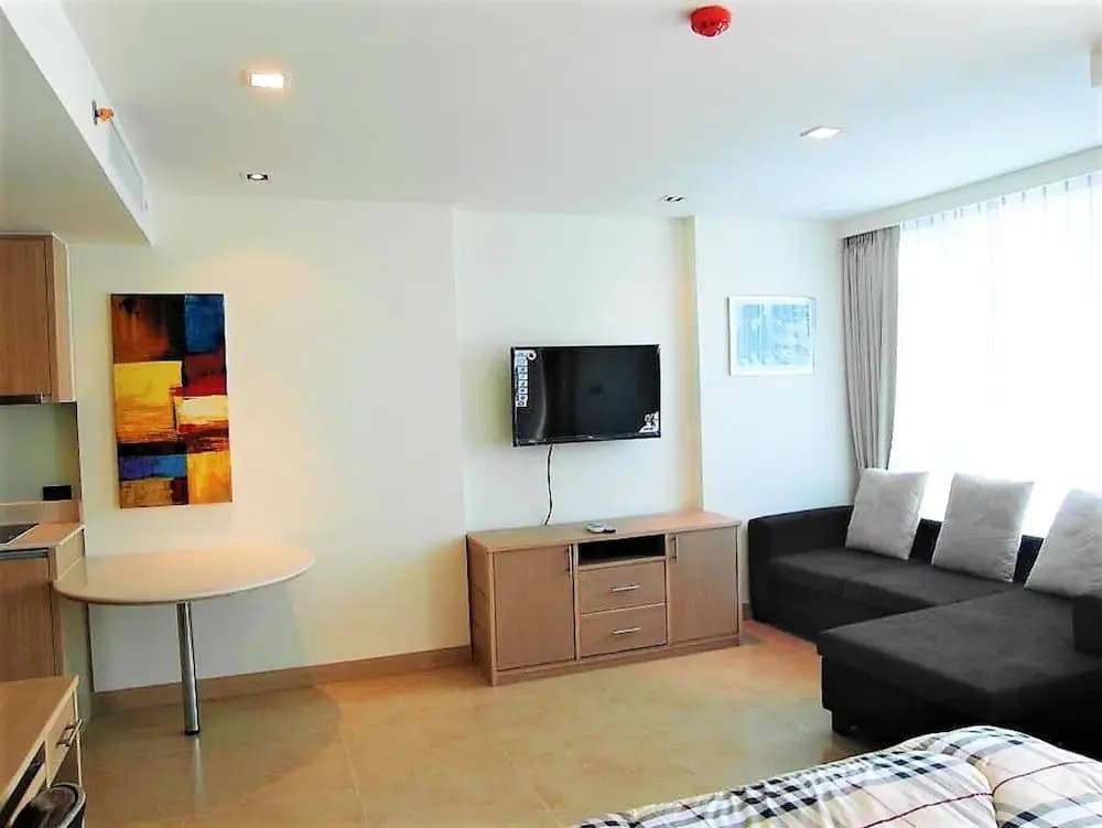 The Cliff Pratumnak - Sea View Studio - Sleeps 2 - photo 9