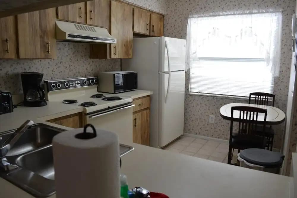 Beautiful 2 Bedroom 2 Bath Condominium - photo 6
