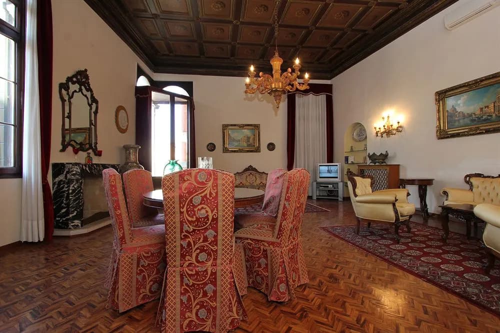 City Apartments - photo 2