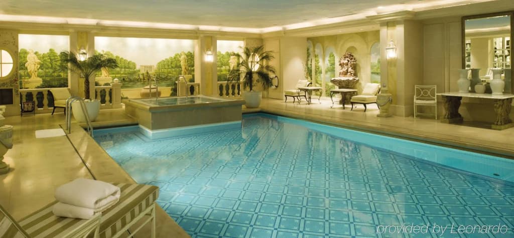 Four Seasons George V Hotel - photo 17