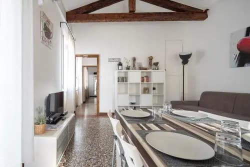 Vanilla House - photo 11