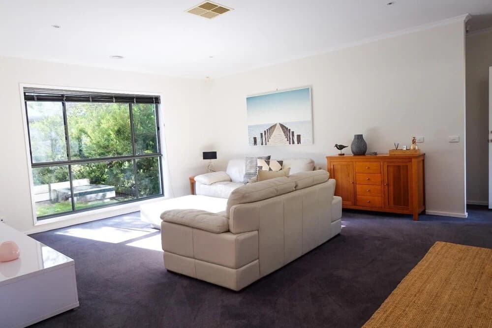 Caxton Beach House - hot tub spa - main photo
