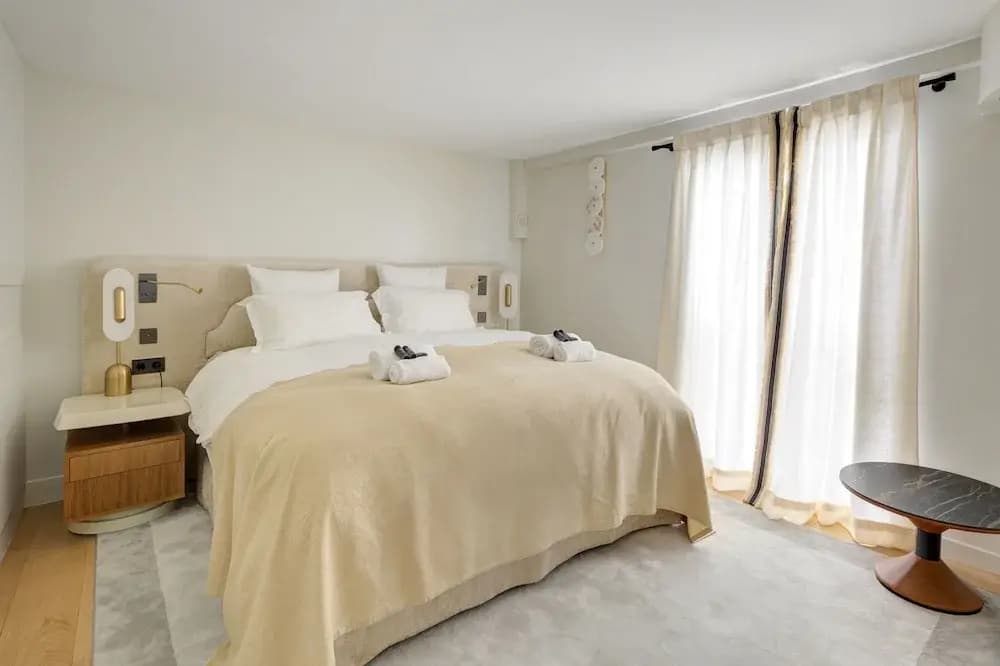 Champs Elysees AC Luxe with Terrace - photo 5