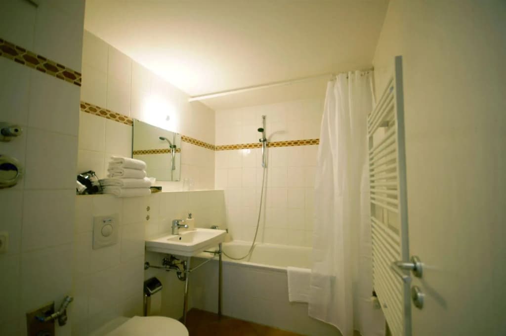 Midi Inn Parkhotel Mitte - photo 8