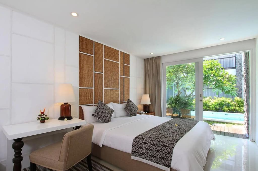 The Kanjeng Suites Villas Seminyak - photo 6
