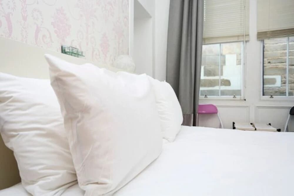 A Stunning Grand Apt near the Royal Botanic Garden - photo 3