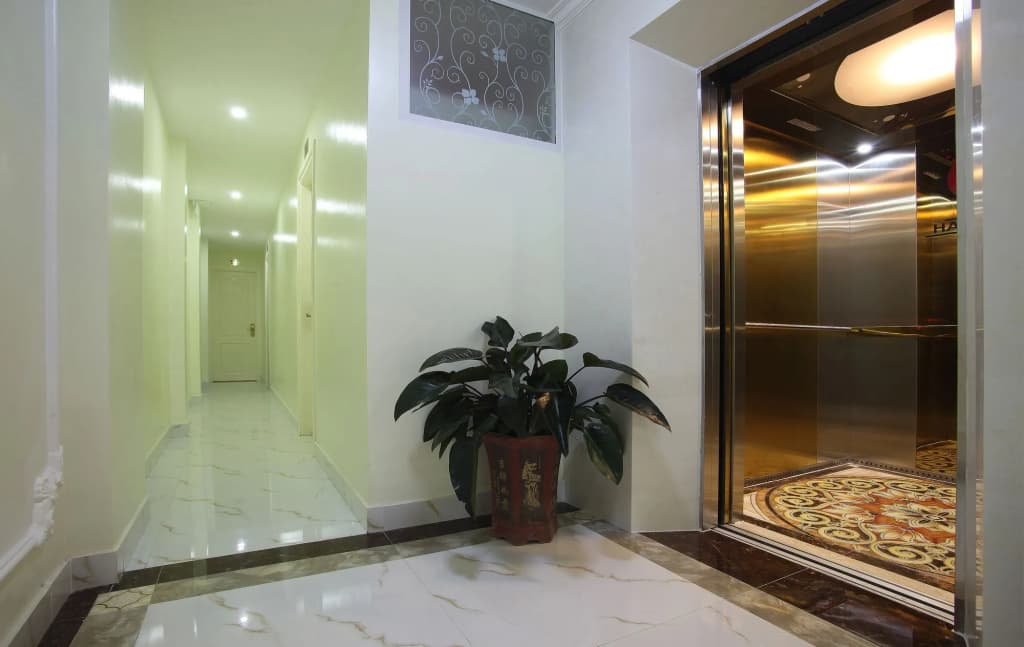 My Moon Hotel - photo 16