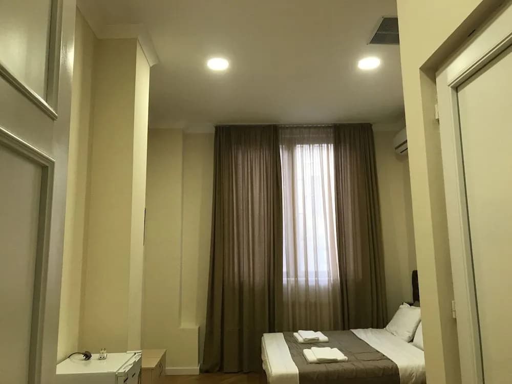 Brok's Hotel - photo 5