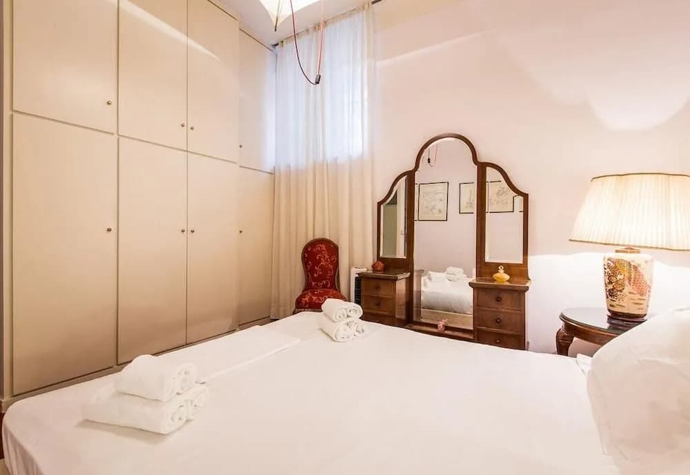 Ideally located flat for 4 ppl-Acropolis - photo 1