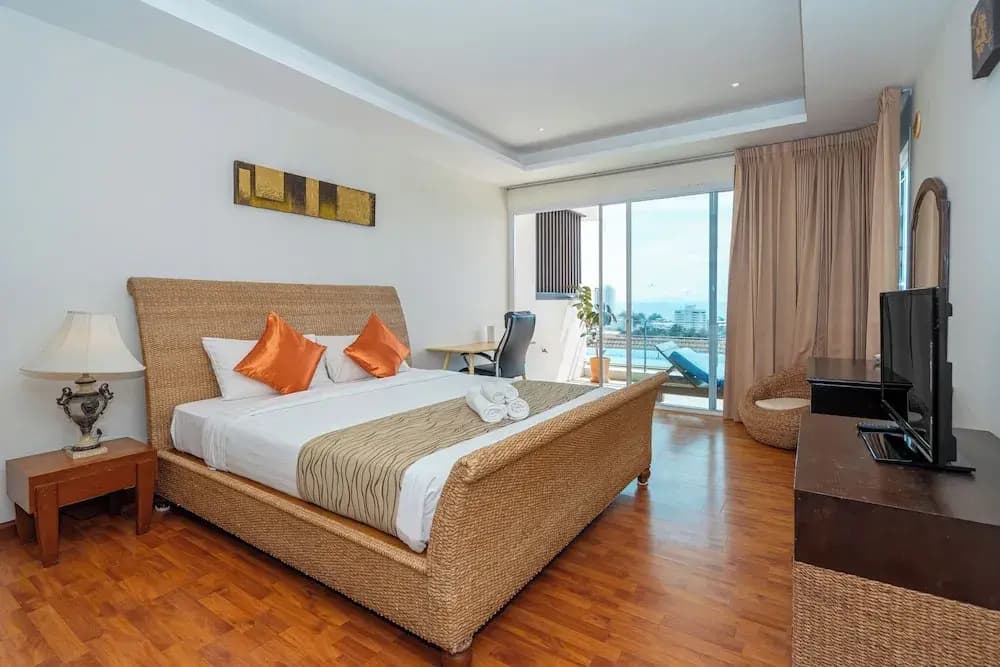 Hillside Seaview Residence - photo 2