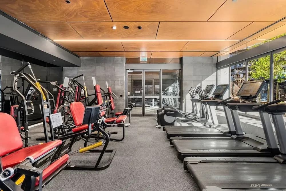 Melbourne CBD 2bed With Gym, Sauna & Pool Access - photo 6