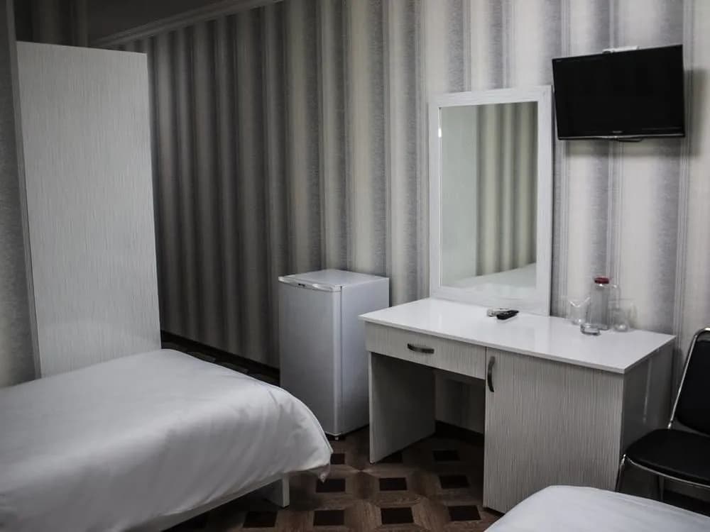 Hotel Luxinn - photo 3
