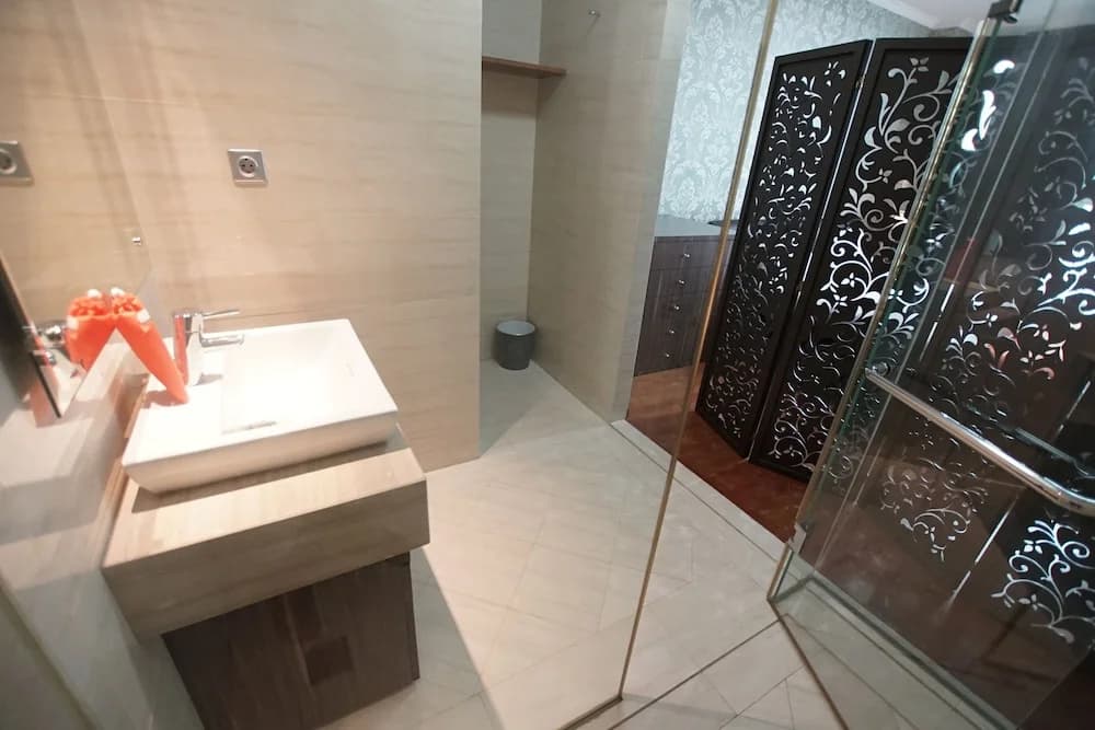 Apatel Ancol Mansion - photo 10