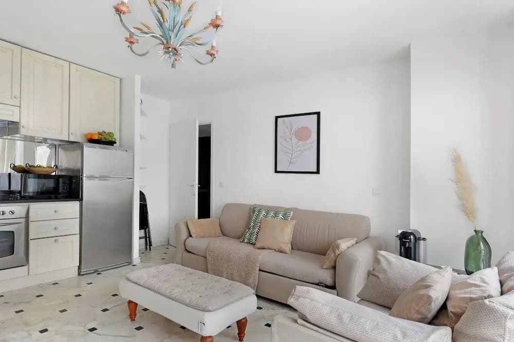 Stylish 2BR for 6 by Champs-Elysees - photo 10