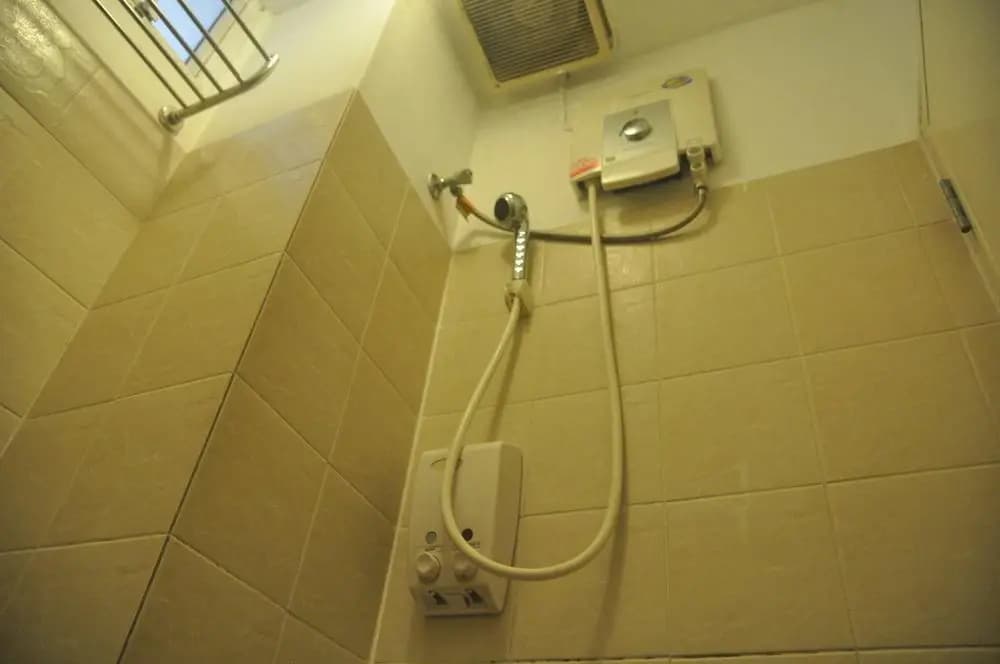 Check Inn Hostel @Phromphong - photo 8