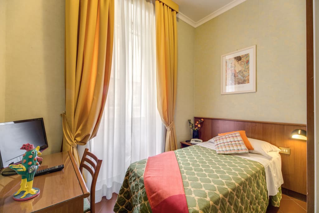 Hotel Corona - photo 6