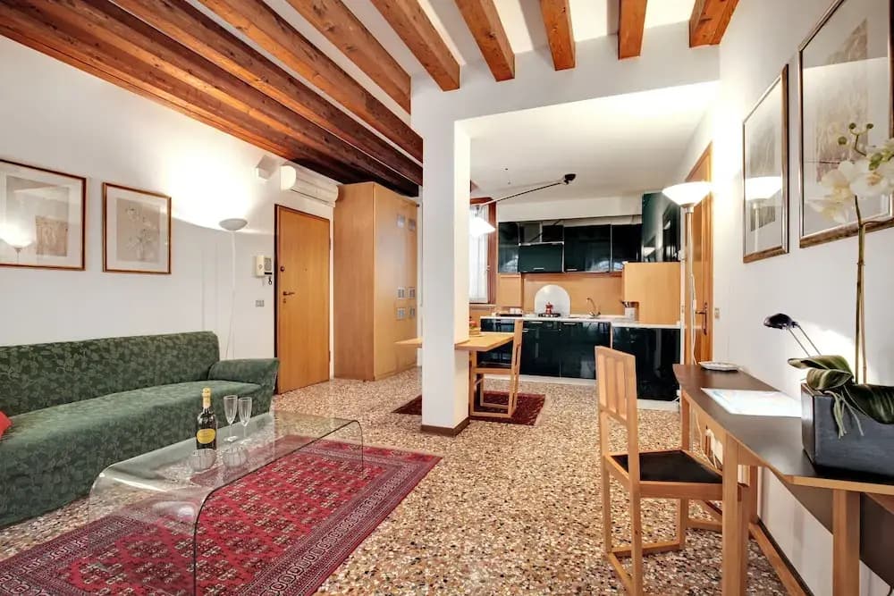 Venice Suite Apartment - photo 9