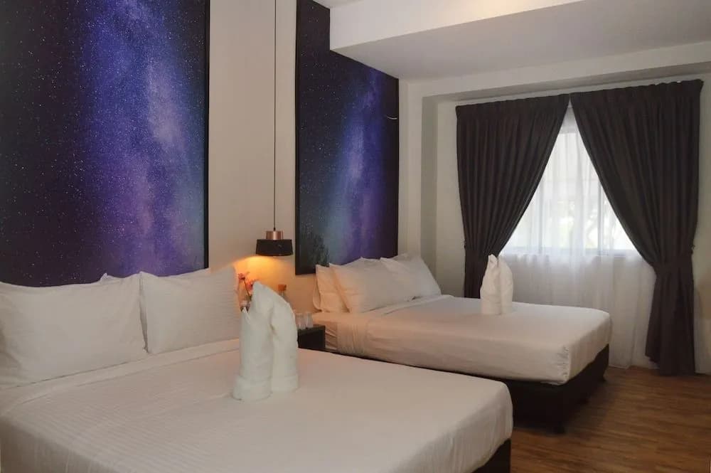 De Luna Hotel - photo 7
