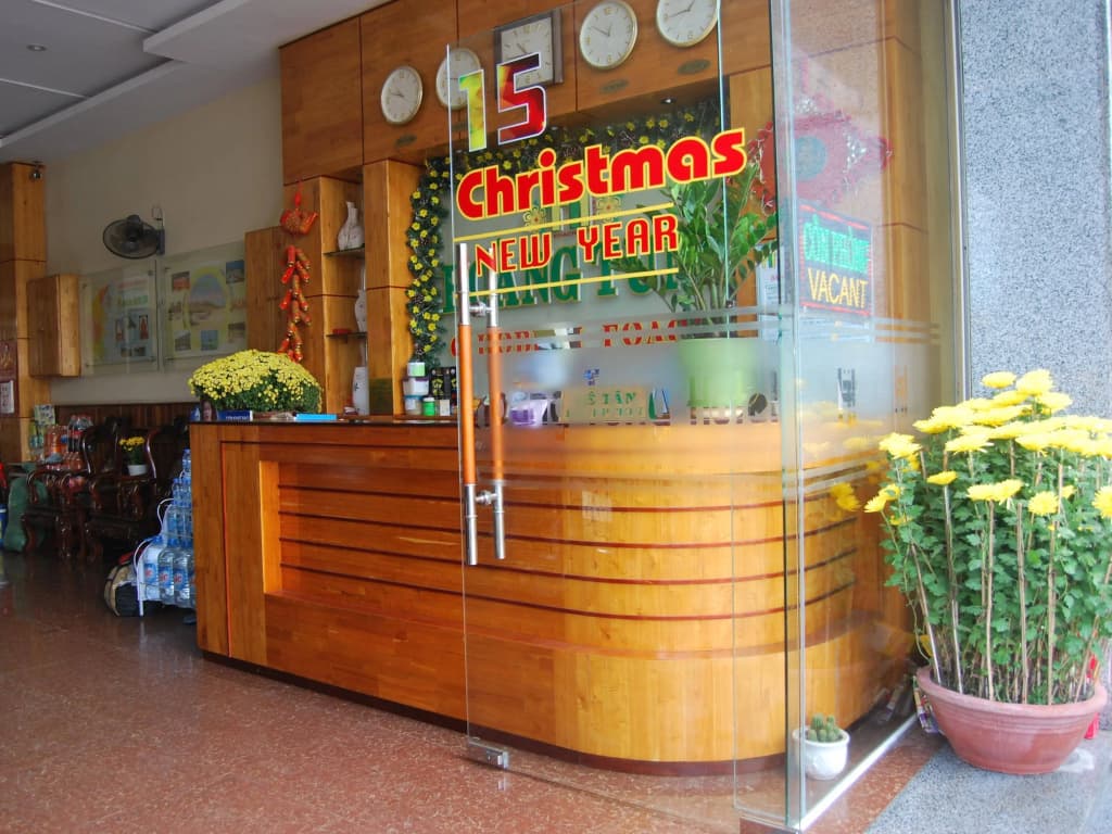 Hoang Tung Hotel - photo 12